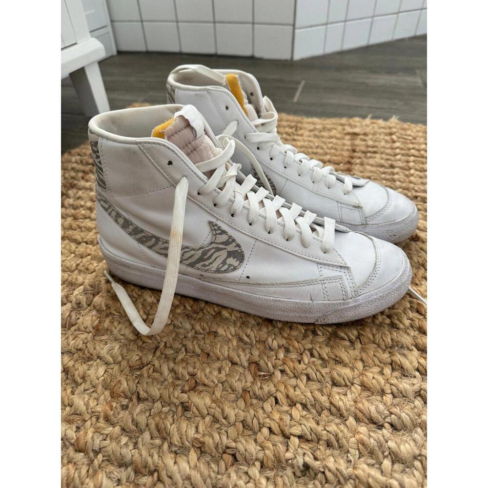 Nike Blazer Mid '77 women’s size 11